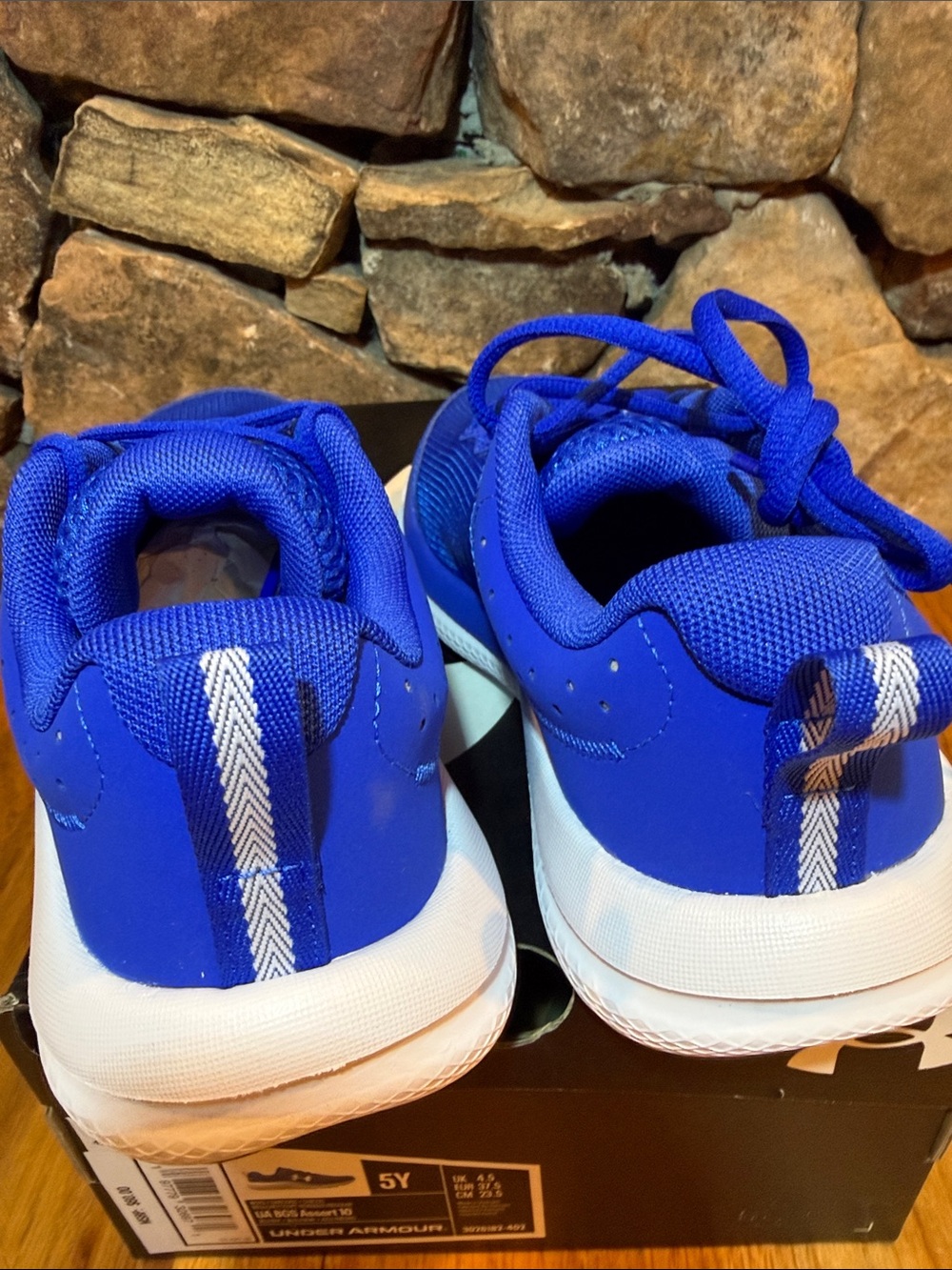 Under Armour Kids Blue Athletic Sneakers with White Logo New Size 5Y - Picture 3 of 6